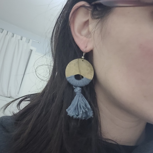 DIY embellished earings - Picture 3 of 3